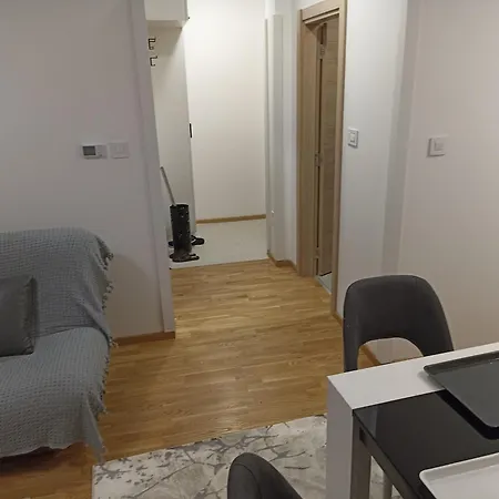 Uros 17 Apartman *