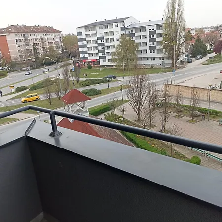 Apartman Uros 17 *